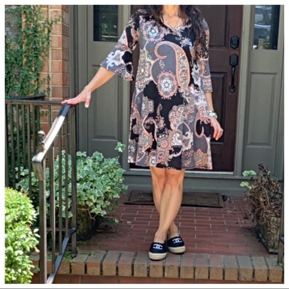 Side pocketed retro inspired swing dress - Picture 2 of 3